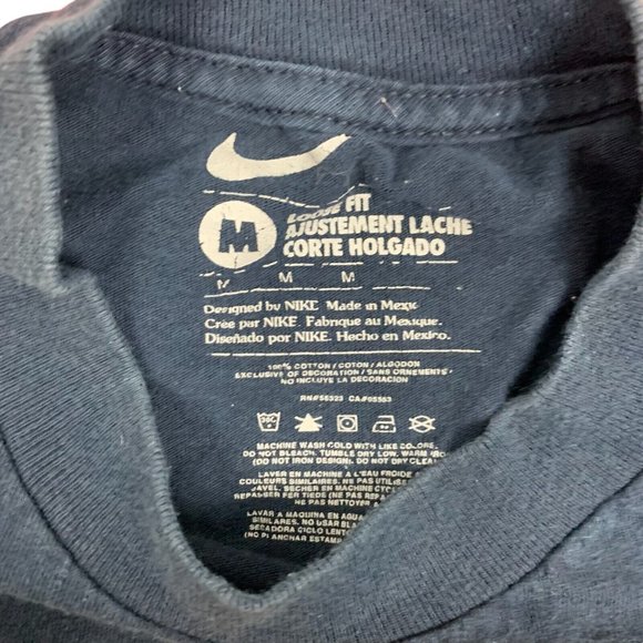 Vintage Nike Dark Blue Short Sleeved Graphic T-Shirt Size Mens Medium - Picture 3 of 3